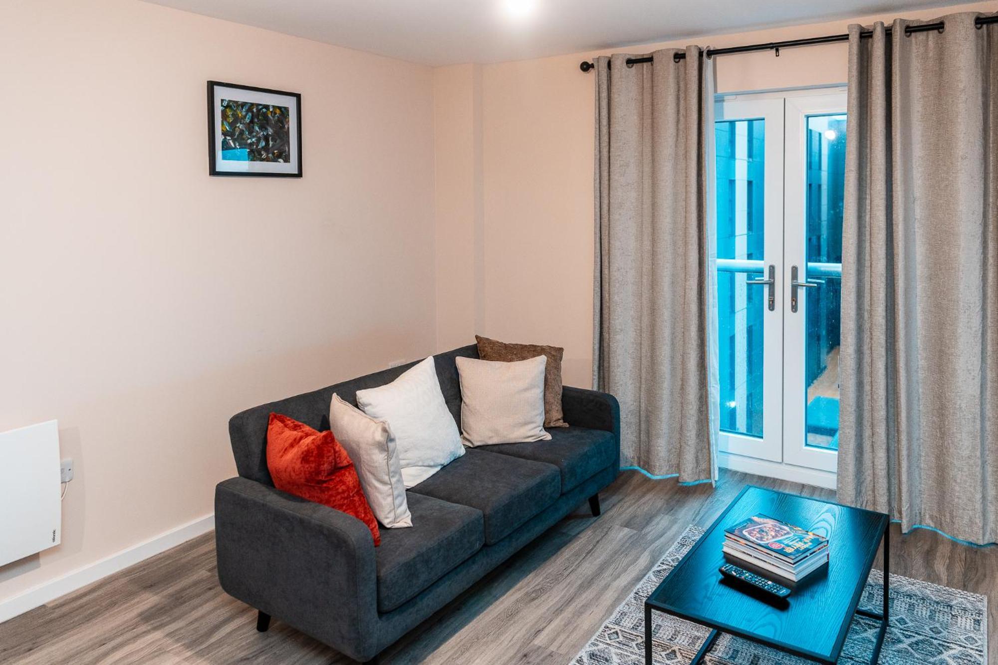 Apartment Entire 2 Bedroom And 2 Bathroom In -free Underground Parking