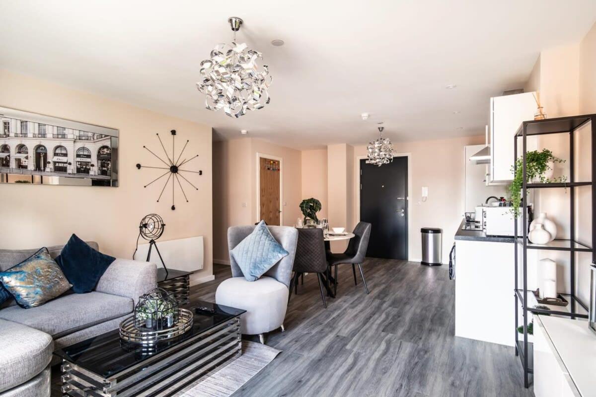 Apartment Spacious & Bright 2 Bed In
