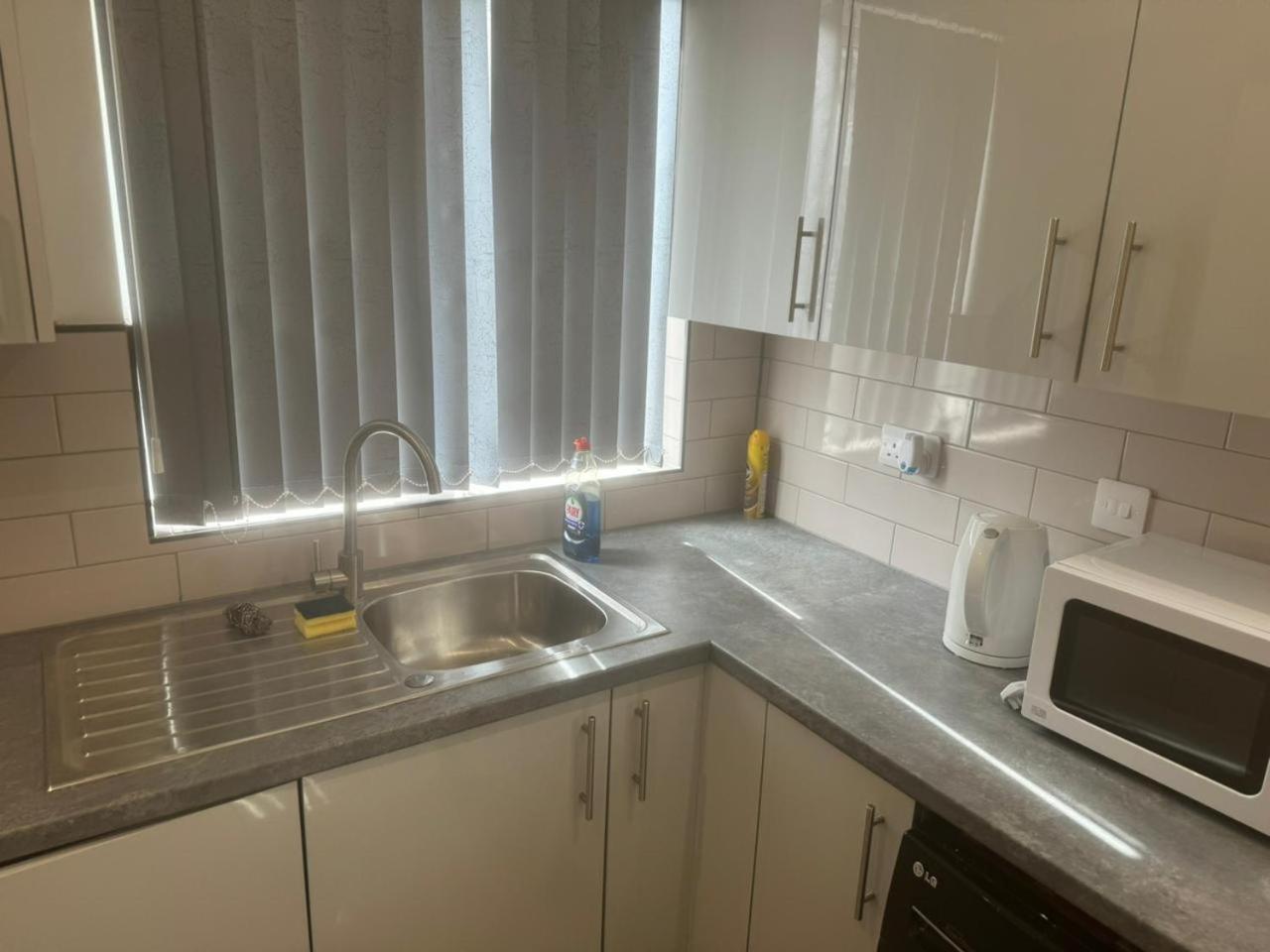 1 En-suit Double Bedroom With Bathroom In Manchester