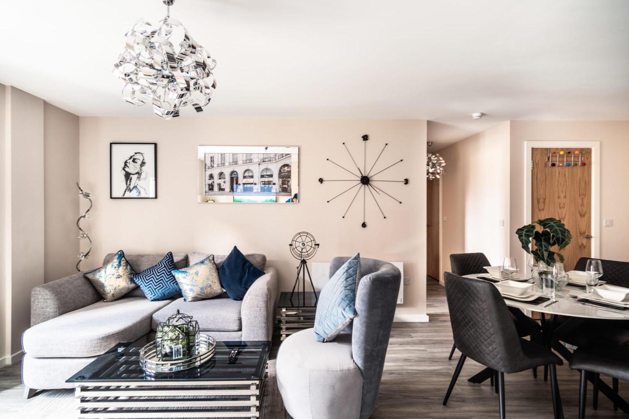 Spacious & Bright 2 Bed In Apartment Manchester
