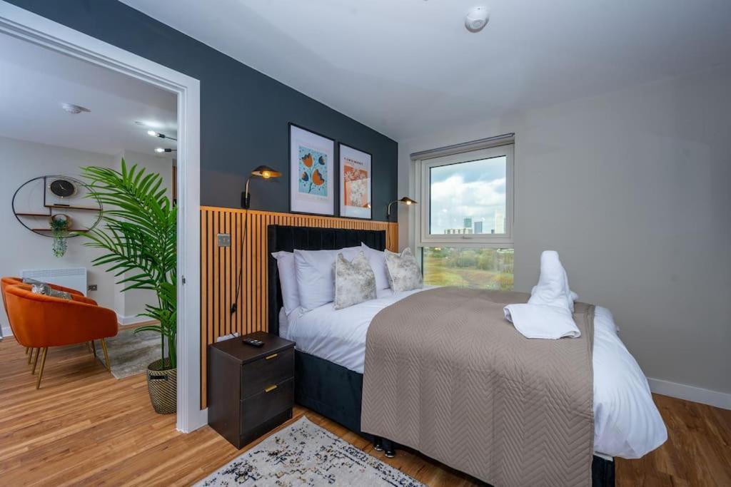 Apartment Modern Waterfront Living City's Hotspots Nearby *