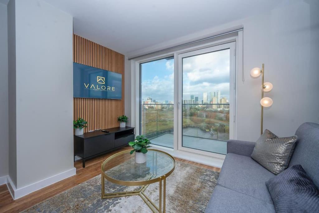 Modern Waterfront Living City's Hotspots Nearby *