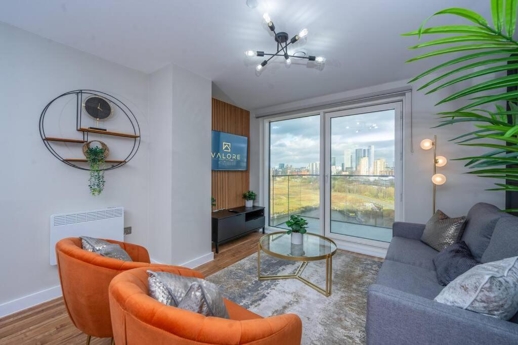 Modern Waterfront Living City's Hotspots Nearby