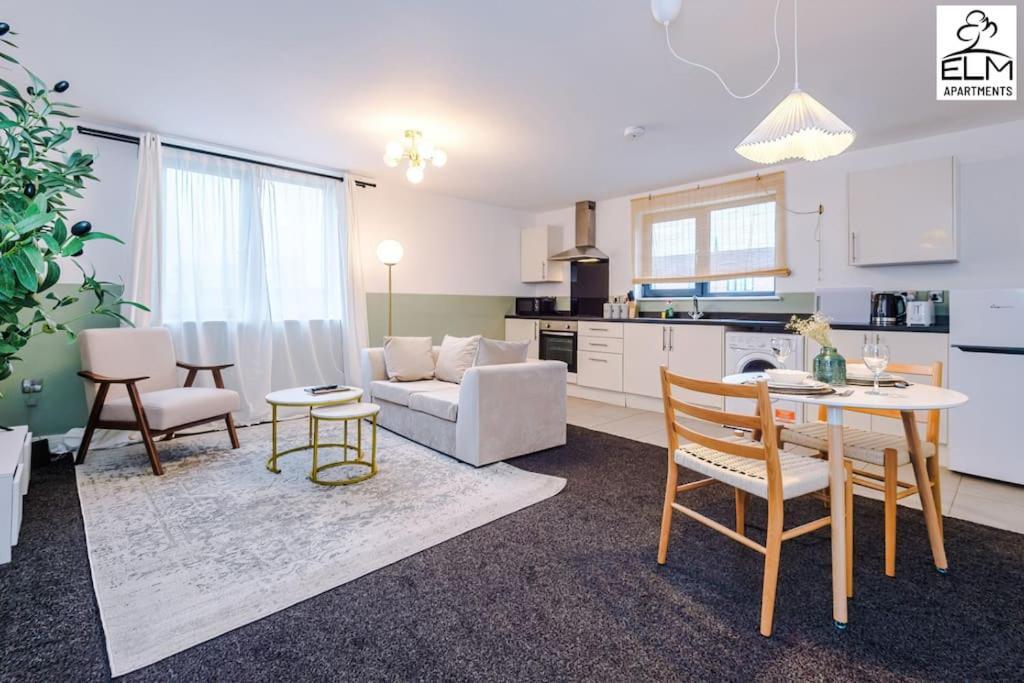 Cozy 1 Bedroom Apartment, Prime Location , Free Parking Manchester
