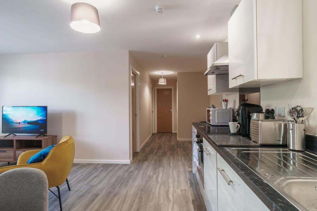Spacious & Bright 2 Bed