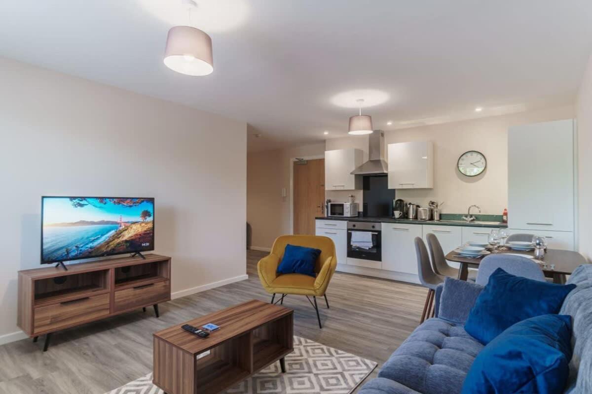 Spacious & Bright 2 Bed Manchester