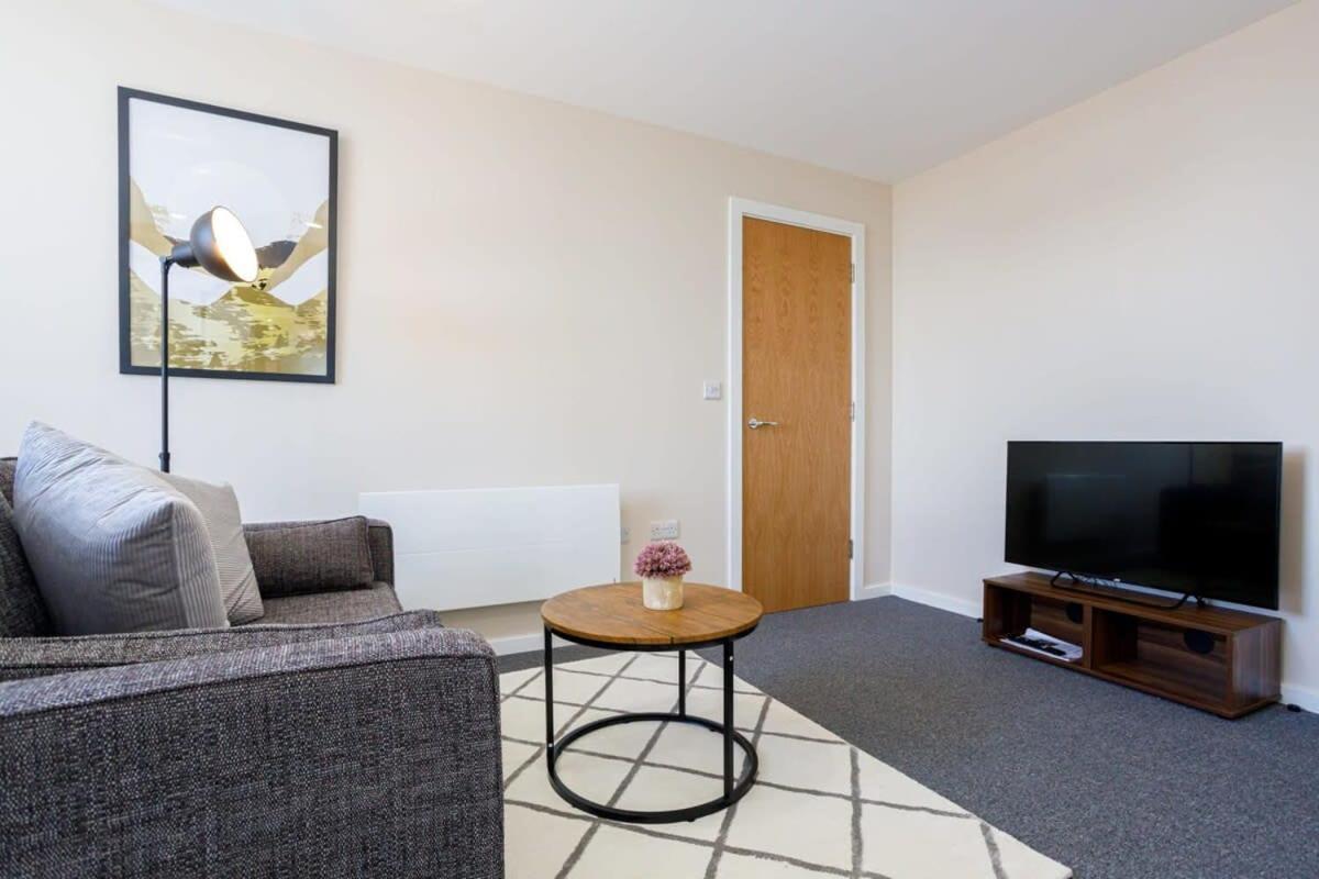 Lovely Modern 1 Bedroom *