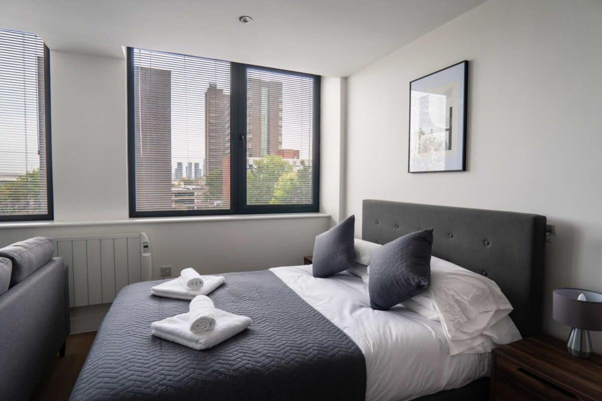 Zeni, Alexandra Rise Chic Apartment *