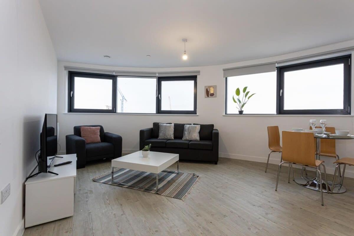 Stunning 2 Bed In Salford Amazing Views