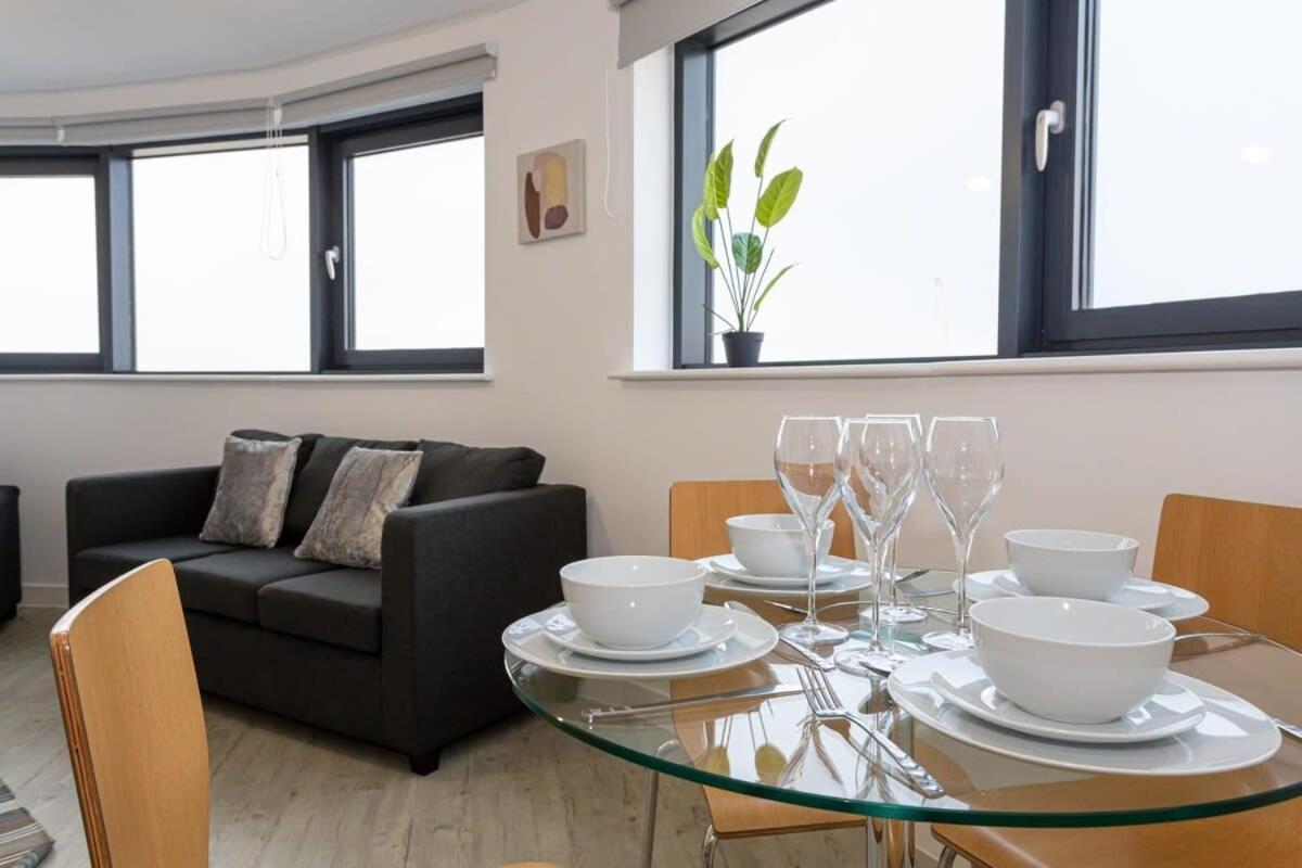Stunning 2 Bed In Salford Amazing Views Apartment