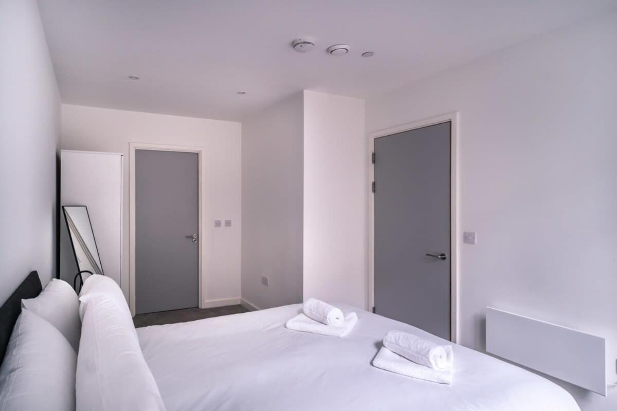 Apartment Spacious 1 Bed In *