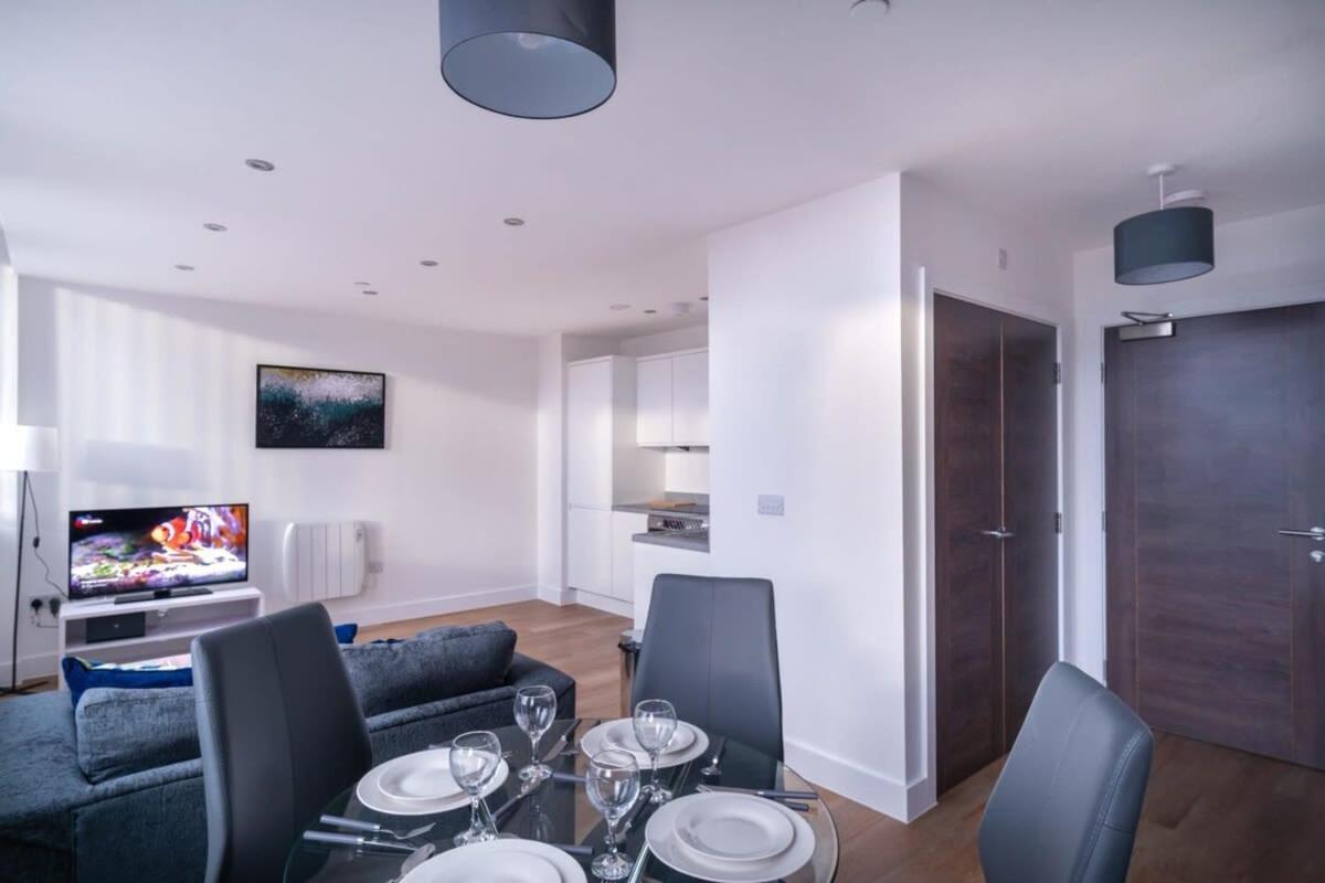 Stayzeni, Alexandra Rise Lovely 1 Bed Apartment Manchester