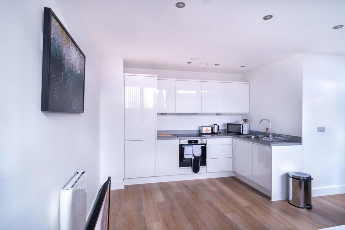 Stayzeni, Alexandra Rise Lovely 1 Bed Apartment