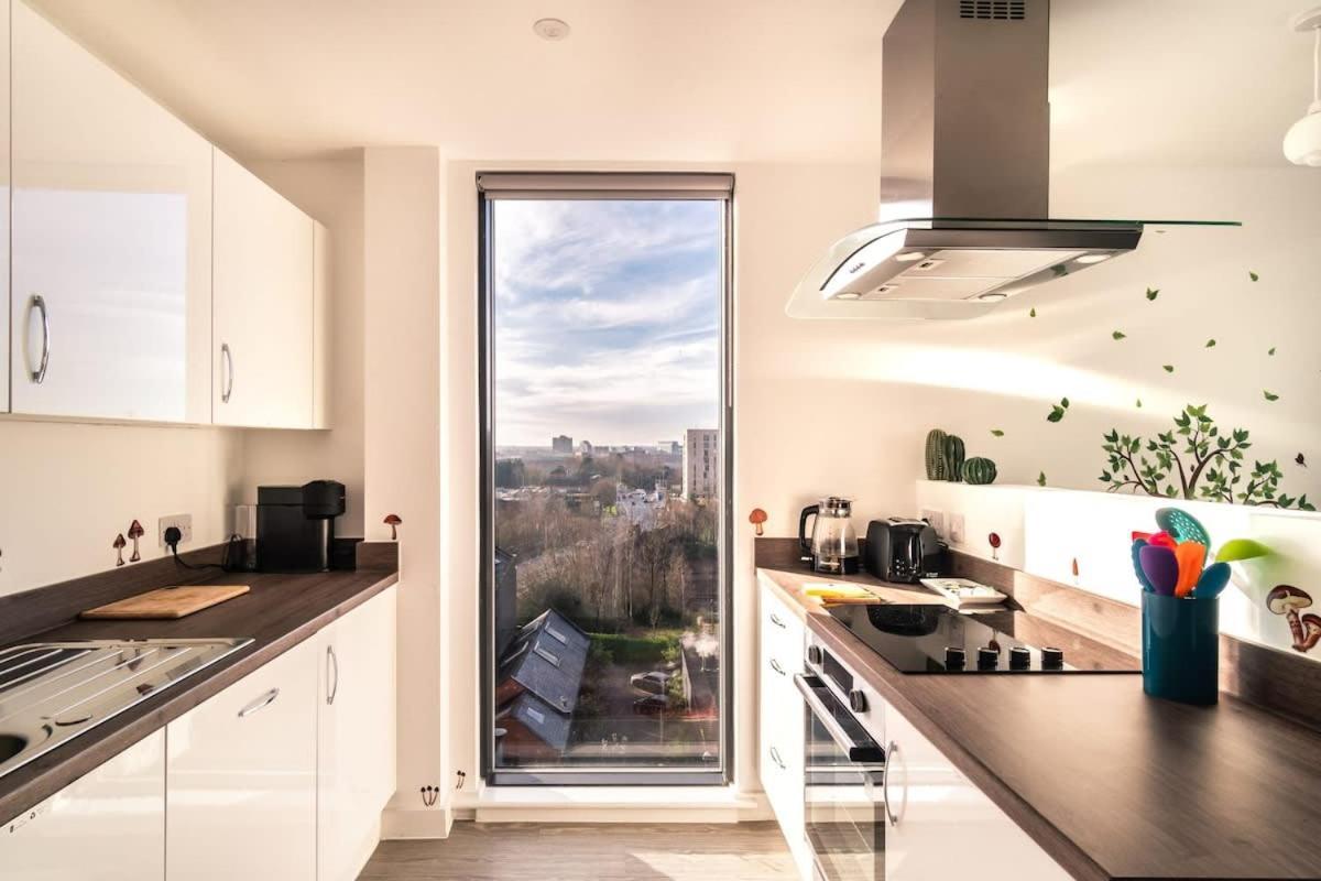 Spacious & Modern 1 Bed Apartment