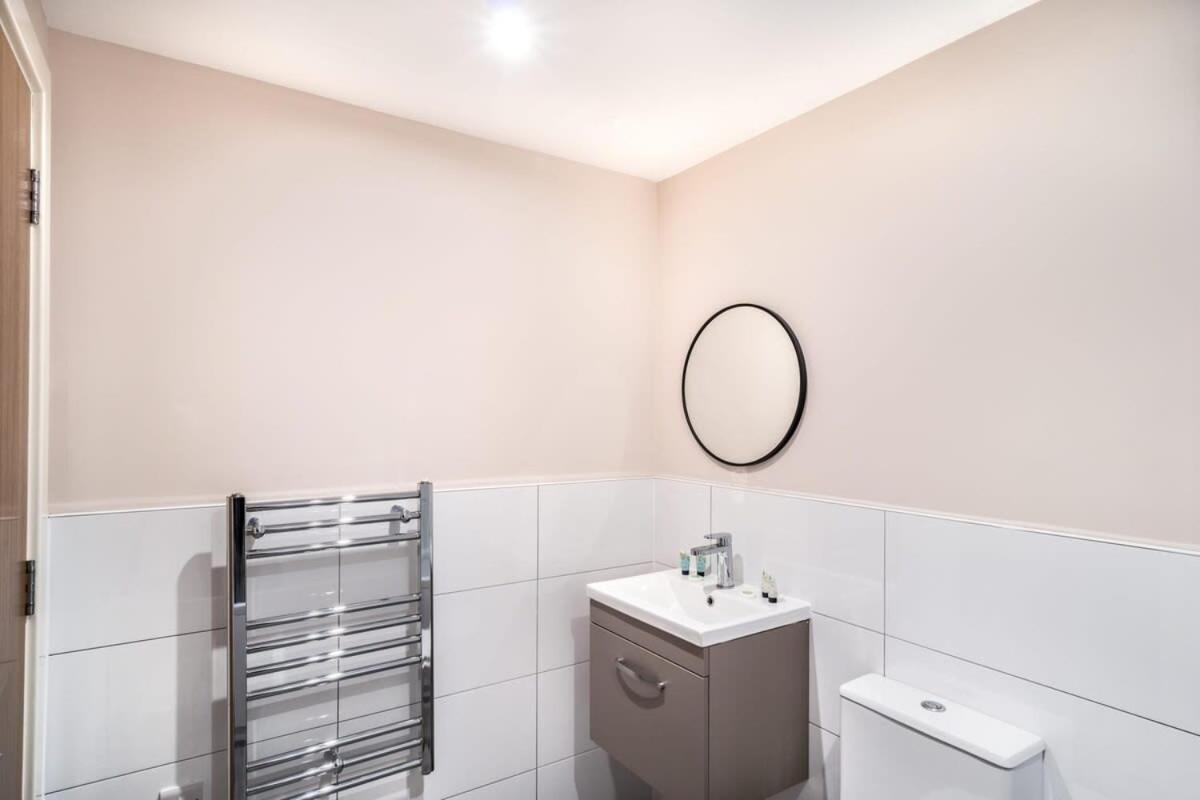 Modern & Spacious 2 Bed In Manchester