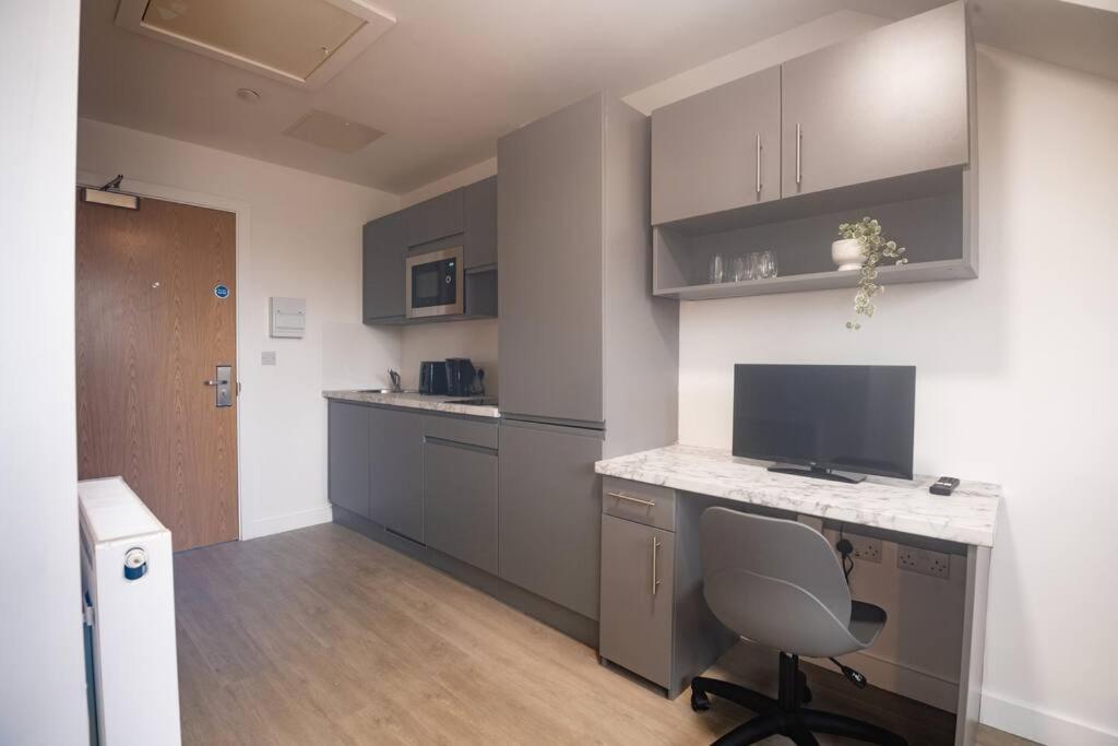 Homely Studio: Old Trafford * Manchester