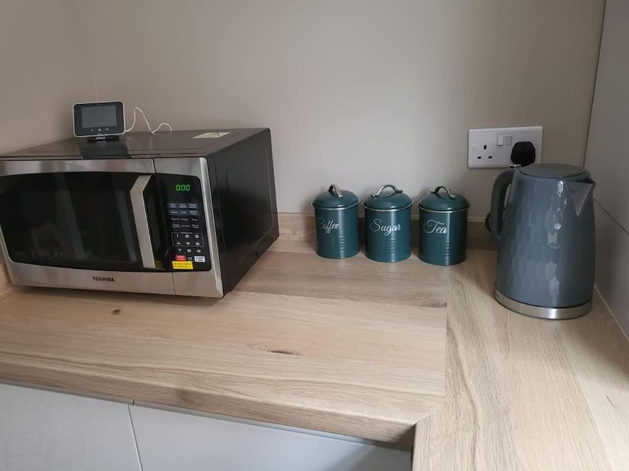 4 Bedroom House, 8 Min To City! Apartment Manchester