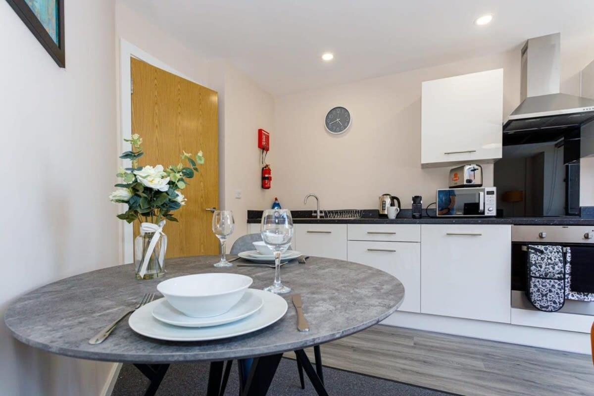 Fantastic 1 Bedroom *