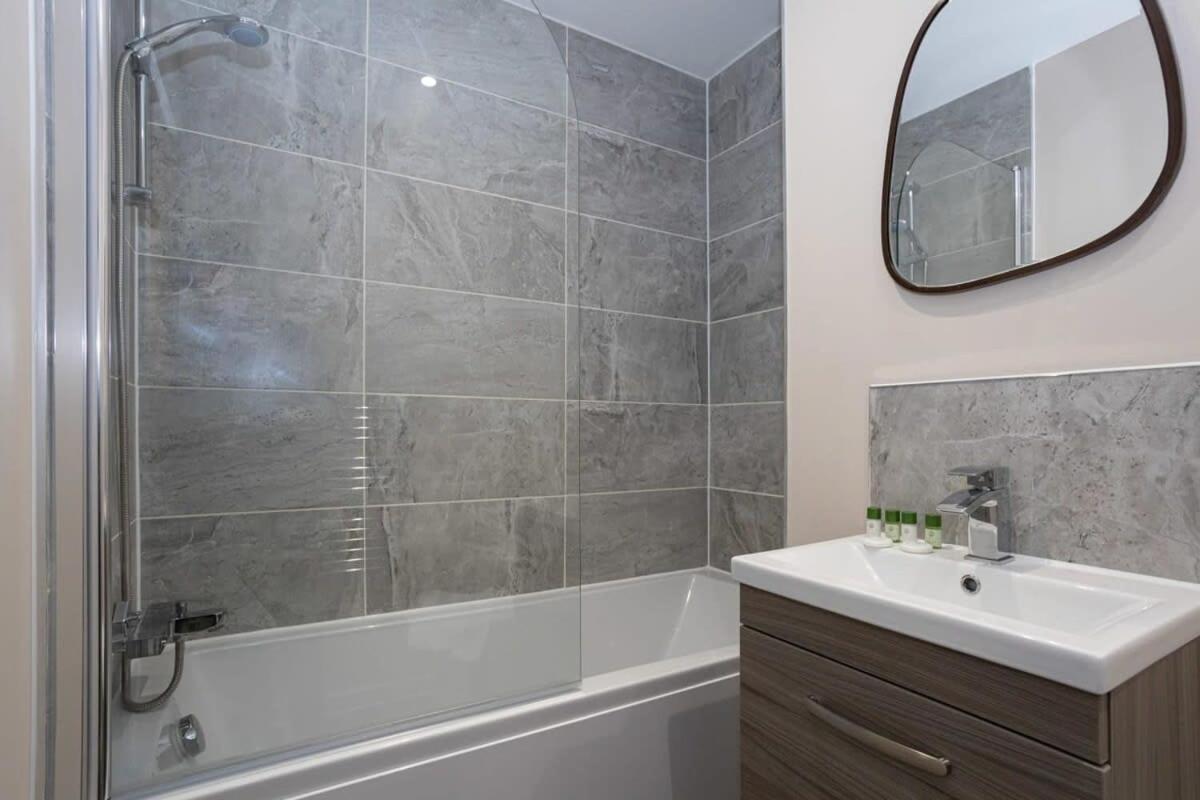 Lovely 2 Bedroom Modern Apartment Manchester