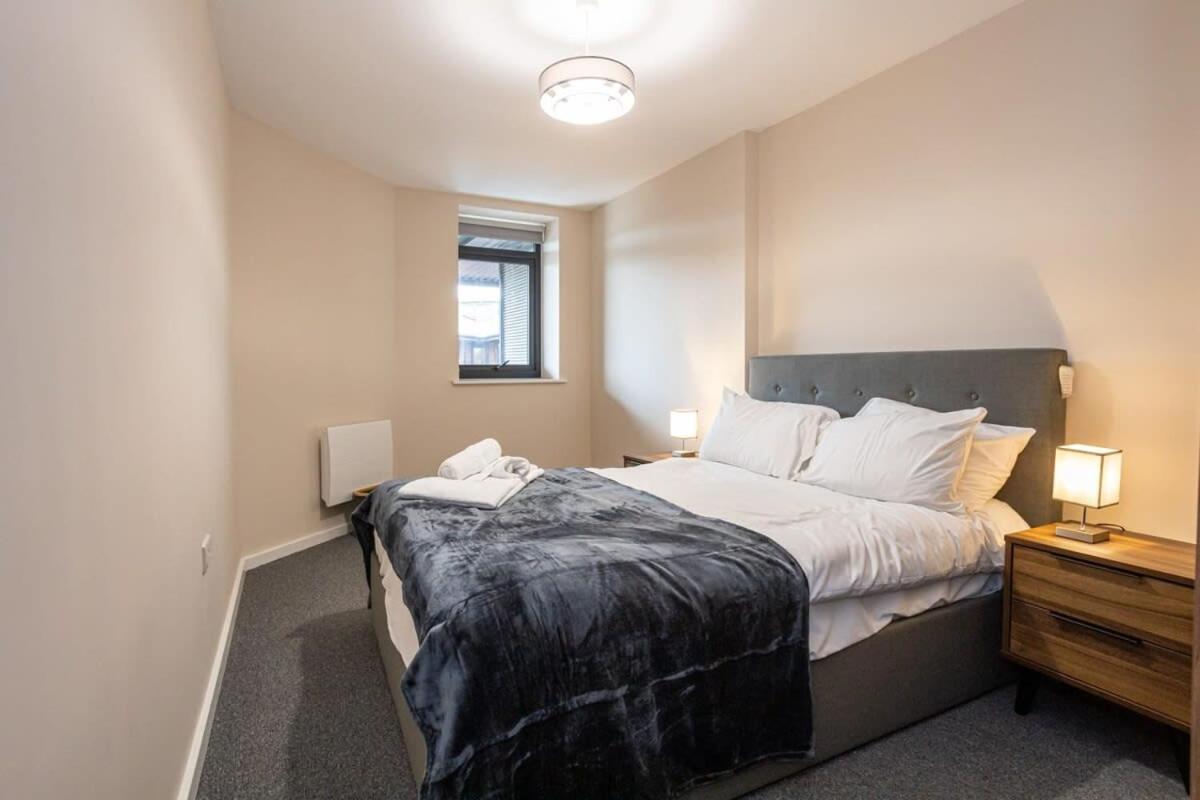 Lovely 2 Bedroom Modern *