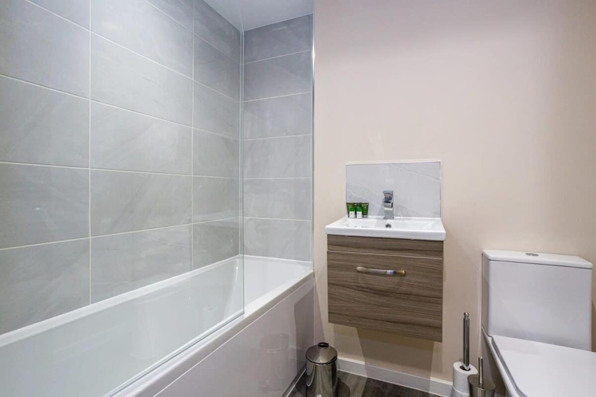 Stylish And Modern 1 Bedroom Apartment Manchester