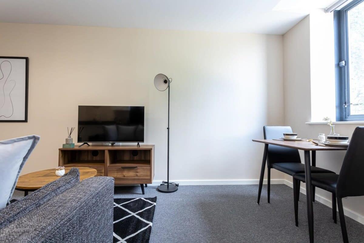 Apartment Bright & Modern 1 Bedroom *