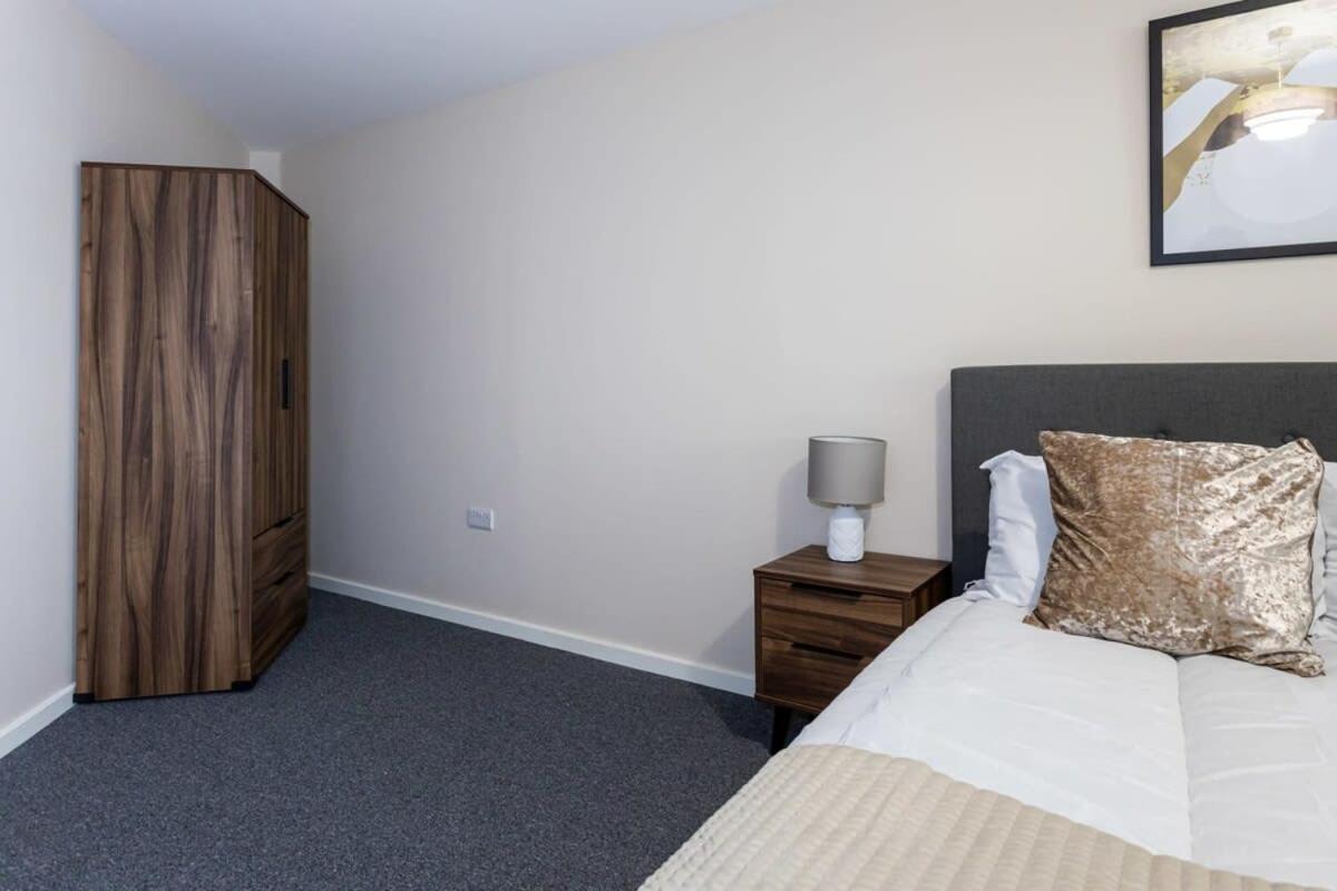 Bright & Modern 1 Bedroom