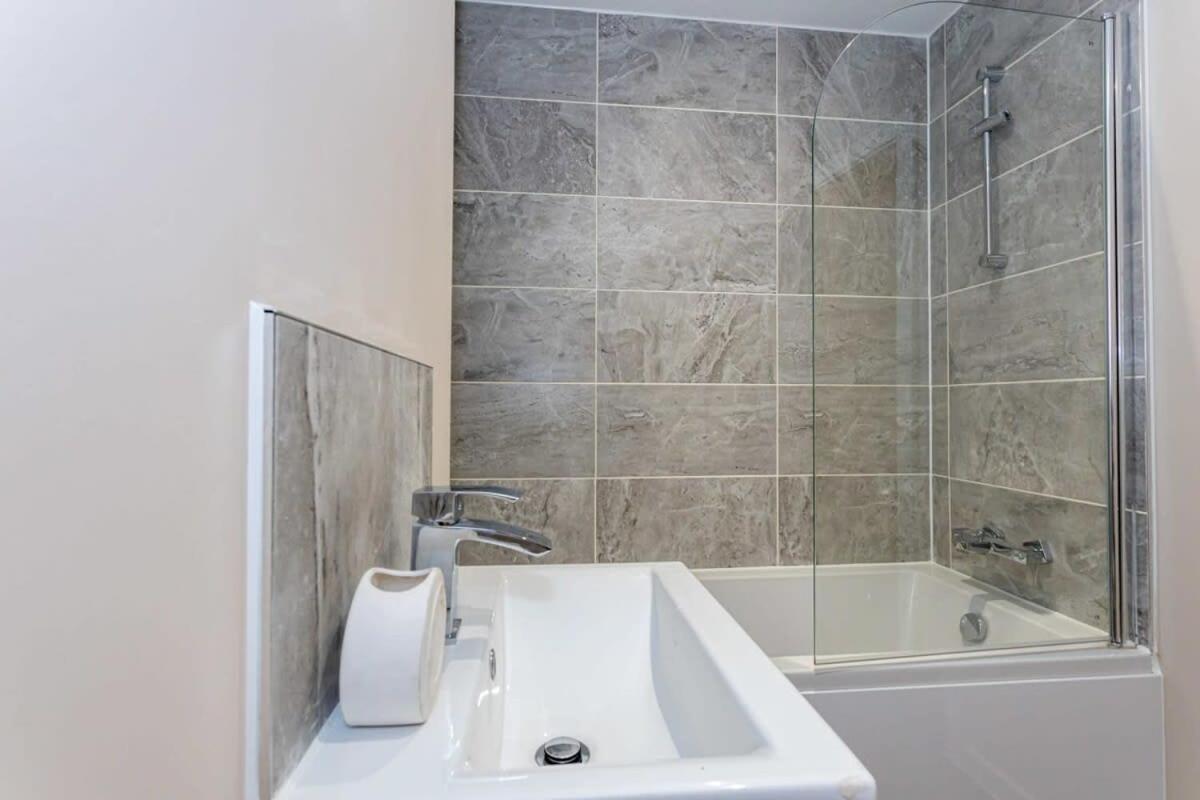 Bright & Modern 1 Bedroom * Manchester