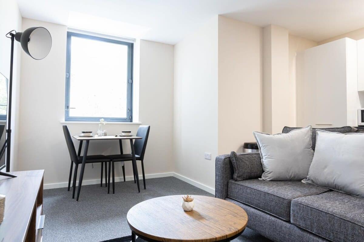 Bright & Modern 1 Bedroom Apartment Manchester