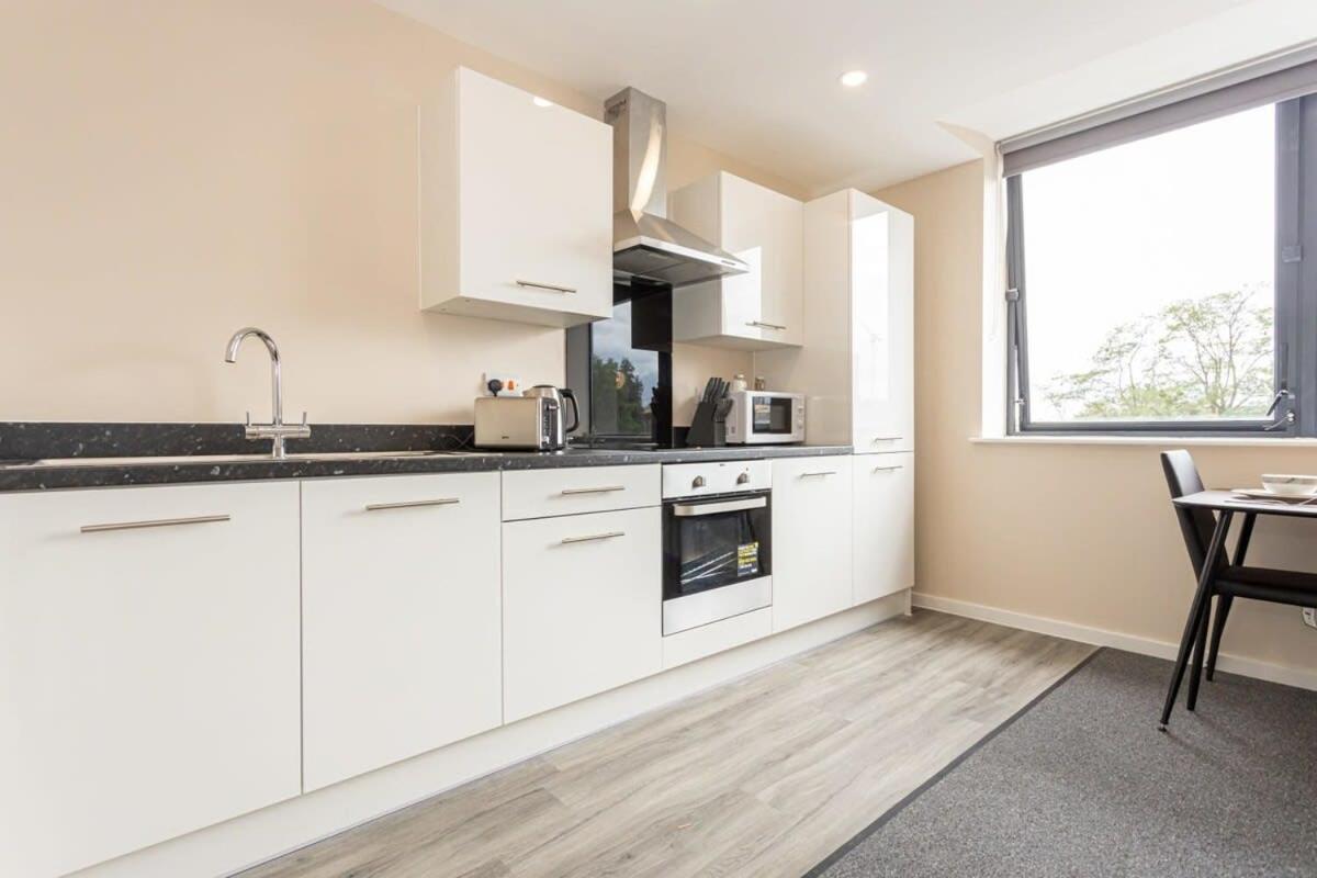 Modern & Bright 1 Bedroom Salford