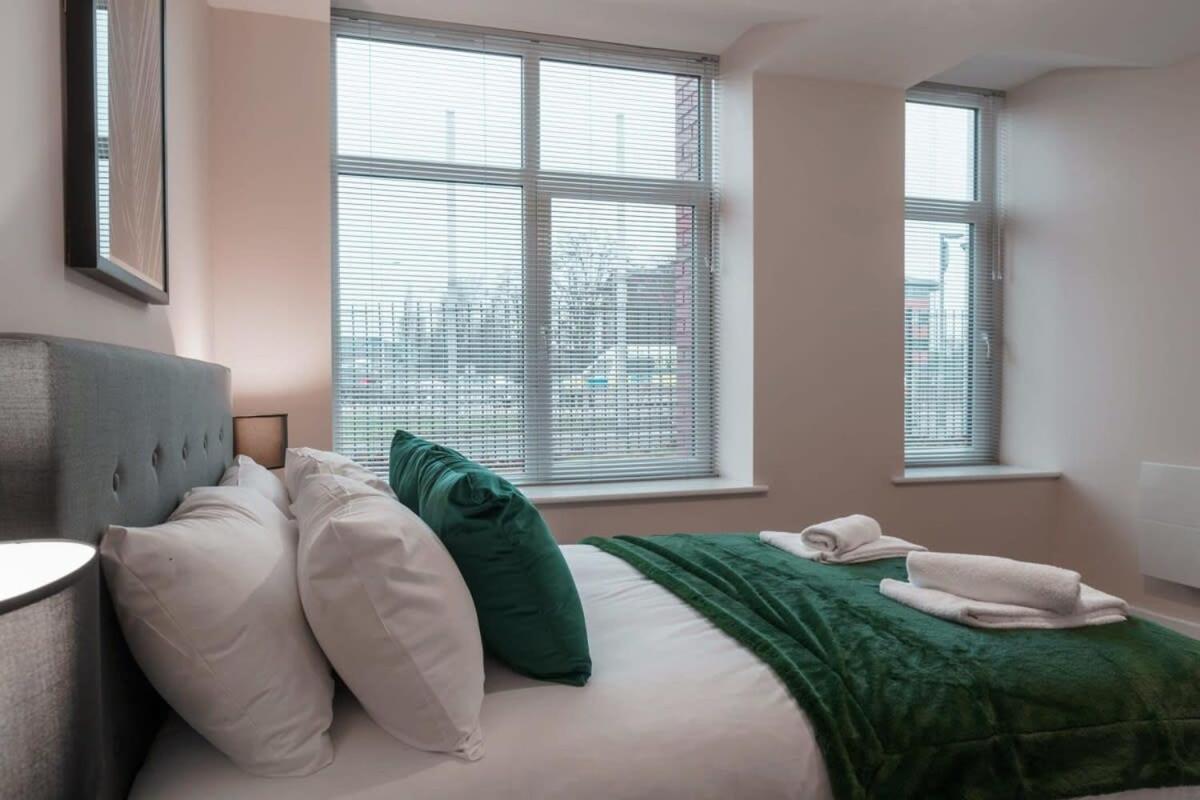 Apartment Modern 2 Bed In - Sleeps 4 *