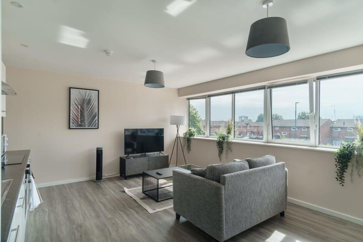 Amazing 1 Bed In - Sleeps 2 Apartment Manchester