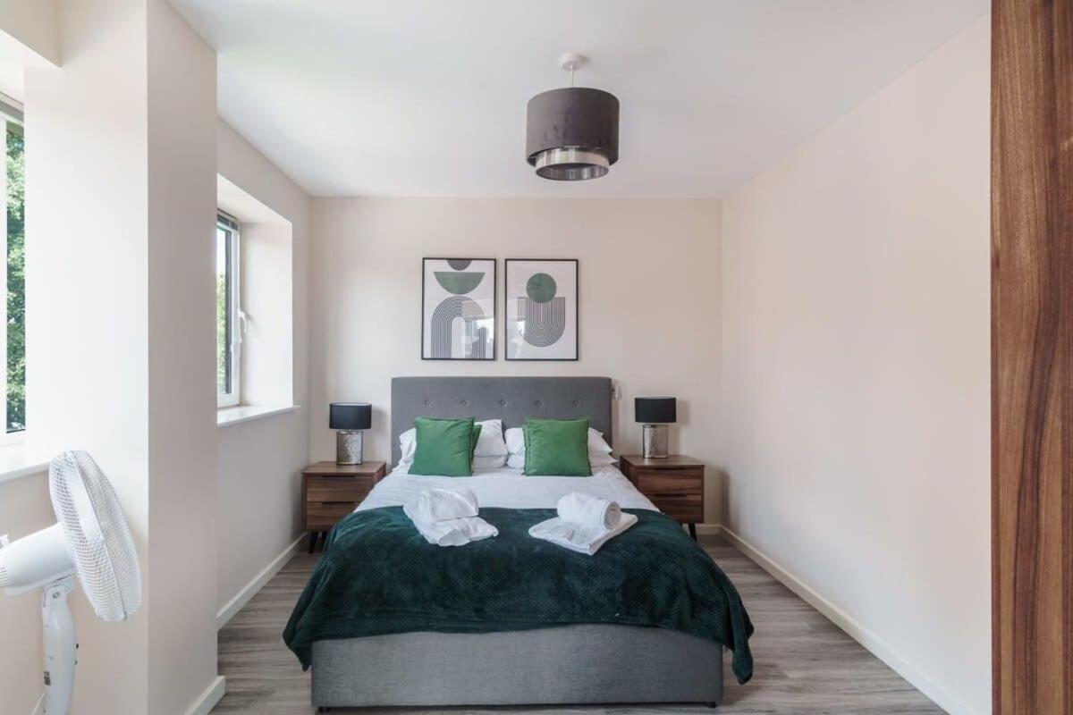 Amazing 1 Bed In - Sleeps 2 *