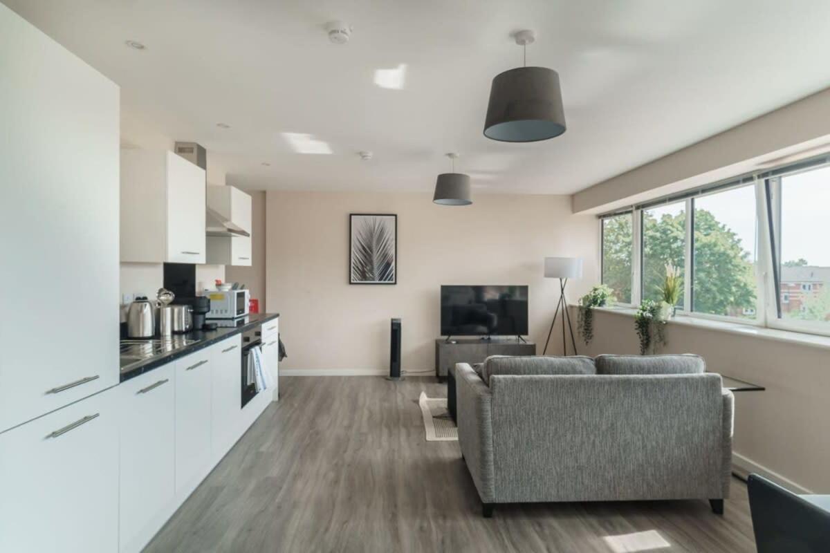 Amazing 1 Bed In - Sleeps 2 Apartment *