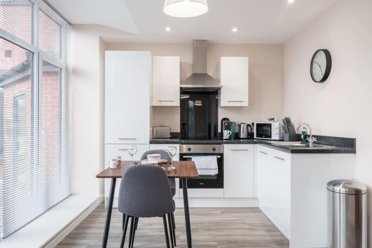 Bright 1 Bed - Sleeps 2 Apartment Manchester