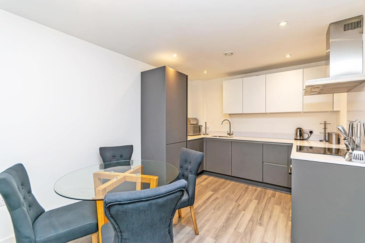 Apartment Contemporary 2 Bed In