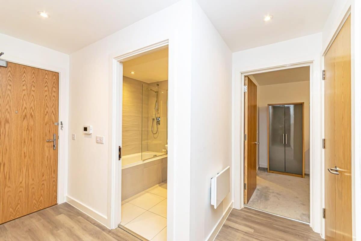 Contemporary 2 Bed In