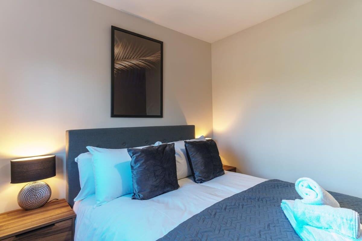 Contemporary 2 Bedroom Apartment Manchester