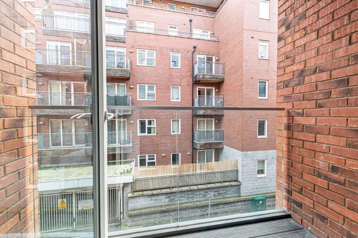 Contemporary 2 Bed In *