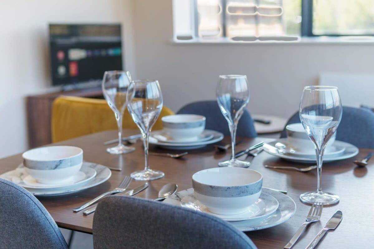 Contemporary 2 Bedroom Apartment Manchester
