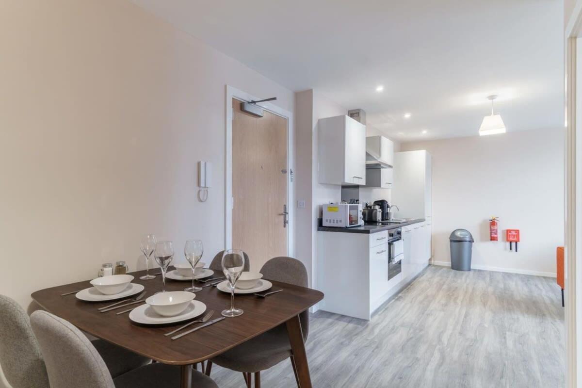 Apartment Bright 2 Bed - Sleeps 4 Manchester