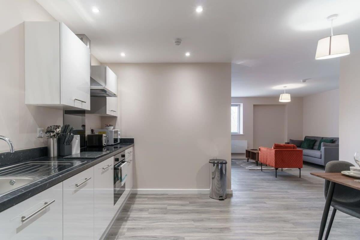 Bright 2 Bed - Sleeps 4 *