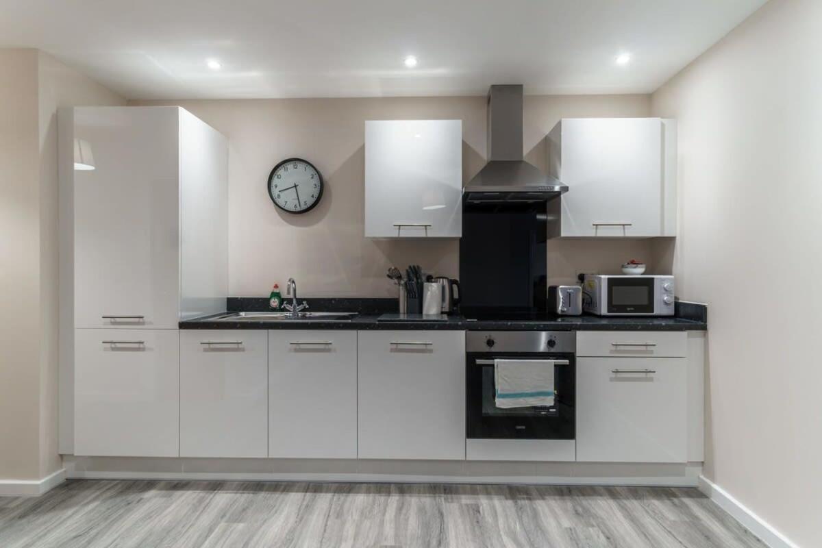 Bright 2 Bed - Sleeps 4 Apartment *