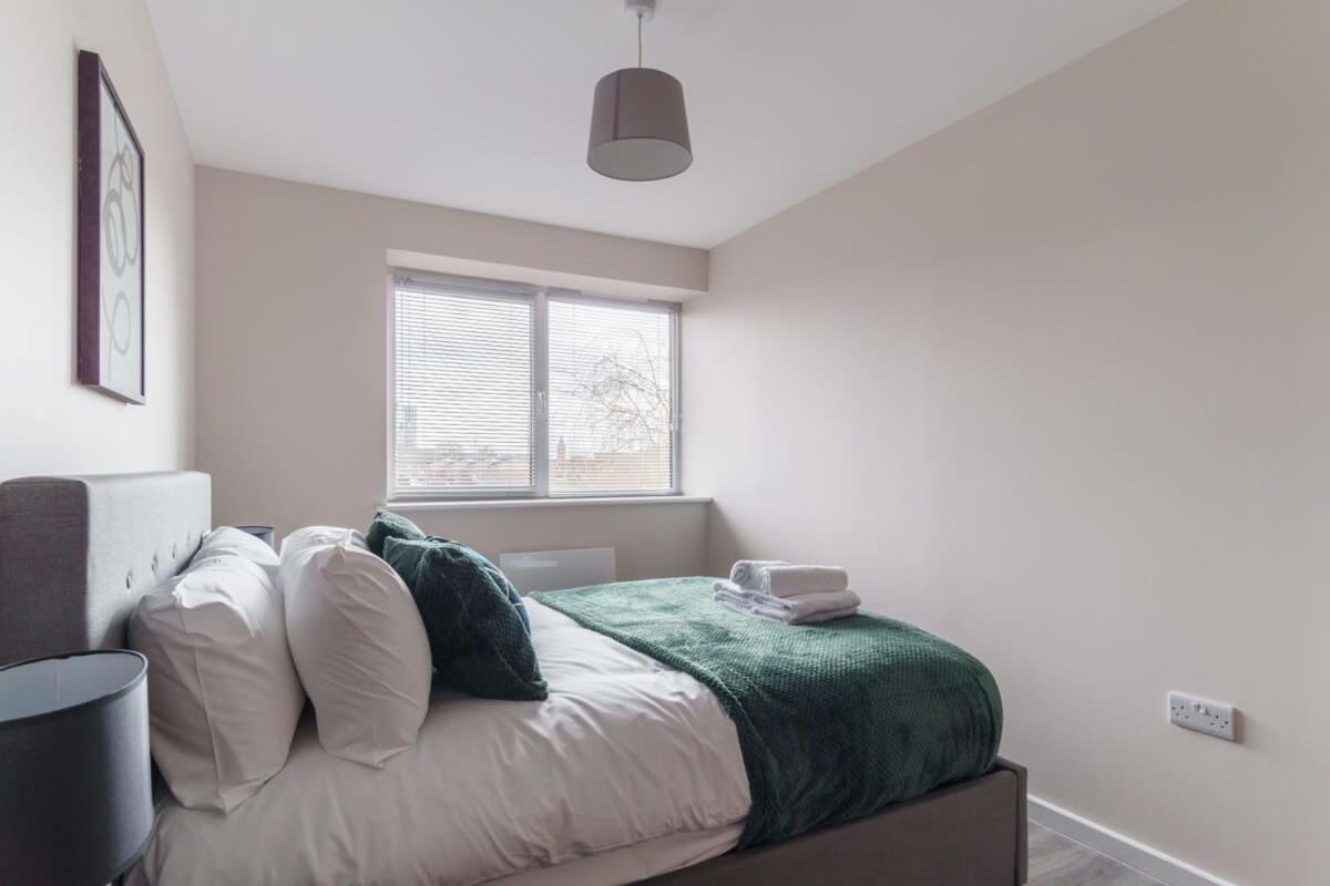 Apartment Bright 2 Bed - Sleeps 4