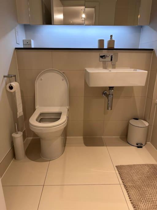 Apartment Stylish 2 Bedroom Manchester