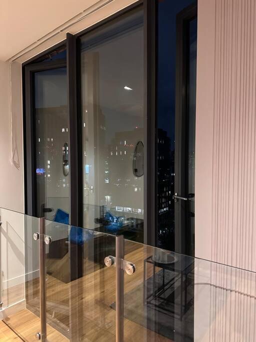 Apartment Stylish 2 Bedroom *