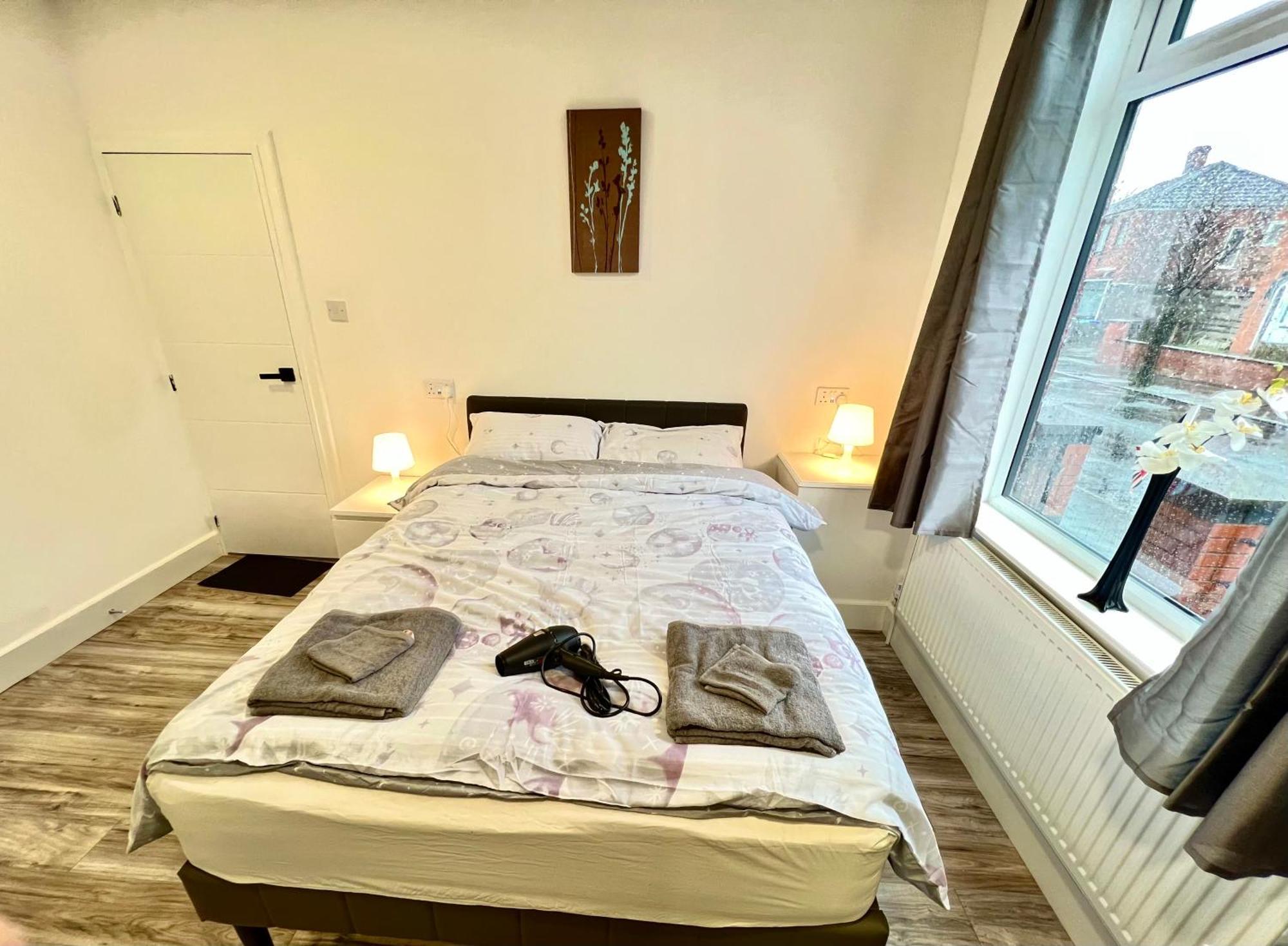 Lux En-suite Coop Arena Mancity Stadium Piccadilly Homestay