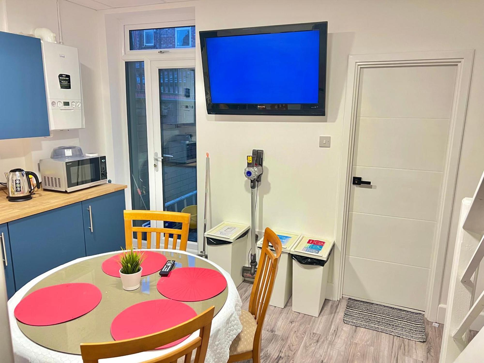 Lux En-suite Coop Arena Mancity Stadium Piccadilly Homestay