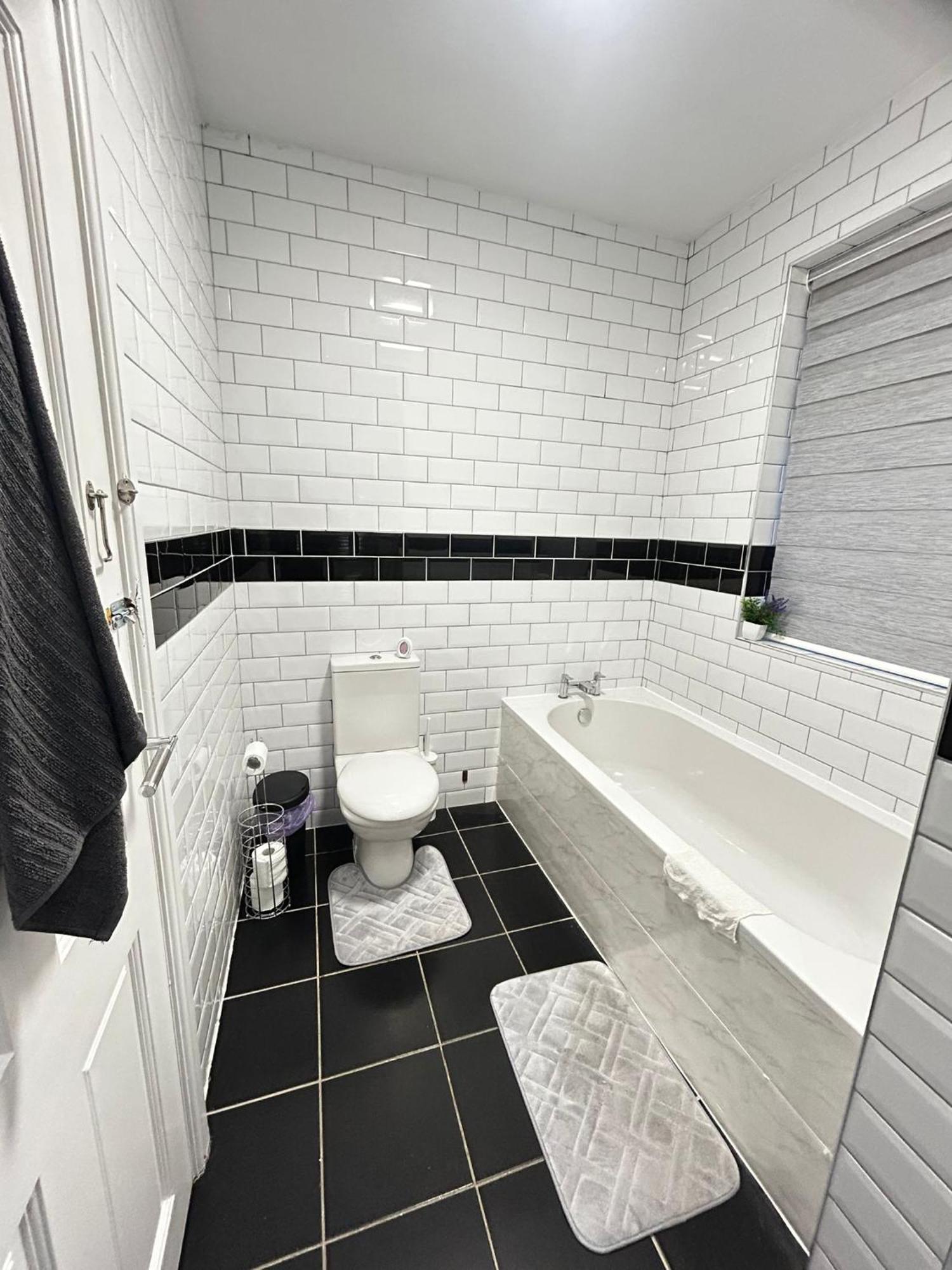 Lovely 5br In Manchester. Close To The Apartment Manchester