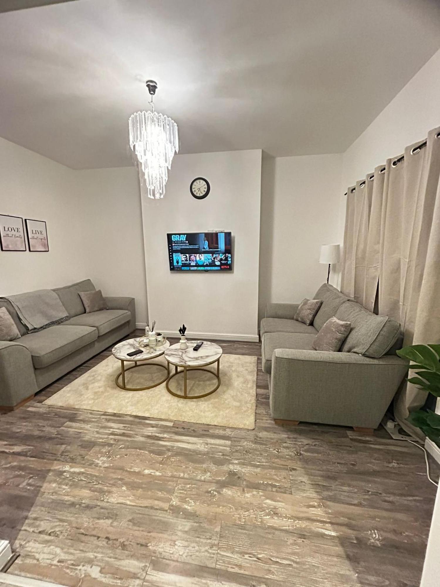 Apartment Lovely 5br In Manchester. Close To The Manchester